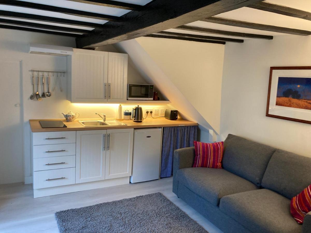 Bryntirion Farmhouse Apartment With Hot Tub Llanfair Caereinion 外观 照片