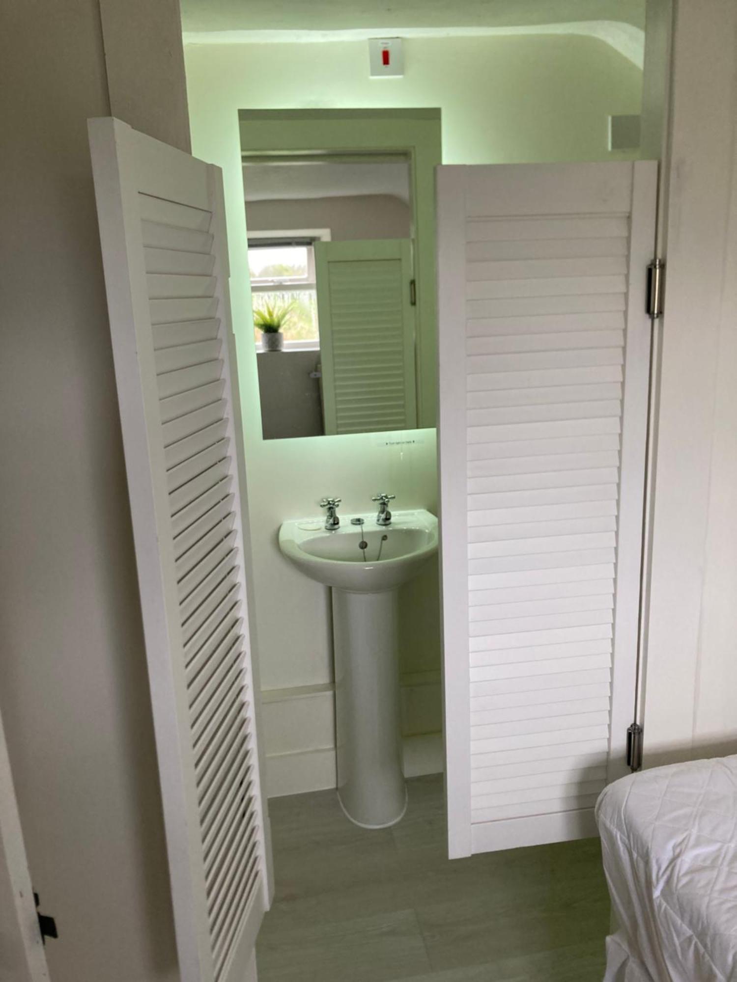 Bryntirion Farmhouse Apartment With Hot Tub Llanfair Caereinion 外观 照片